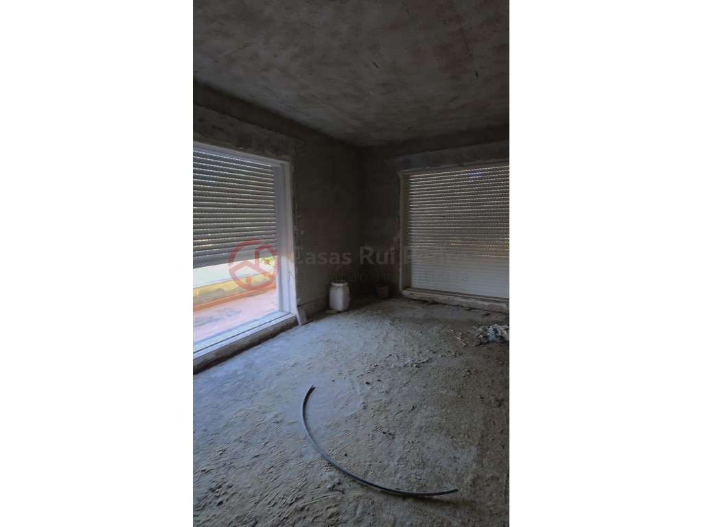 Terreno urbano com 1214m², com moradia edificada.-11