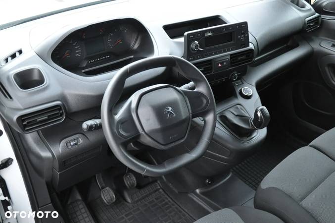Peugeot PARTNER 1.5 HDI FURGON 3 osobowy Krajowy 100% Bezwypadkowy I Właściciel - 4