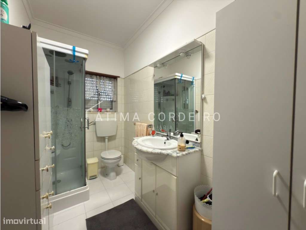 Moradia Isolada T5 em Lote de 375m² Excelente Estado - Sobreda-27