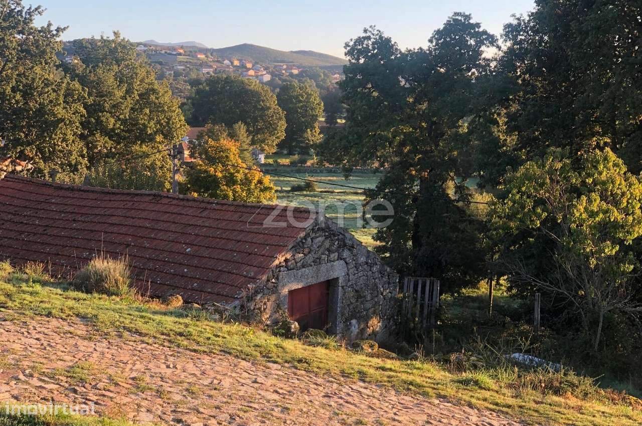 Quinta em Montalegre (cinco quartos e duas caas de banho-23