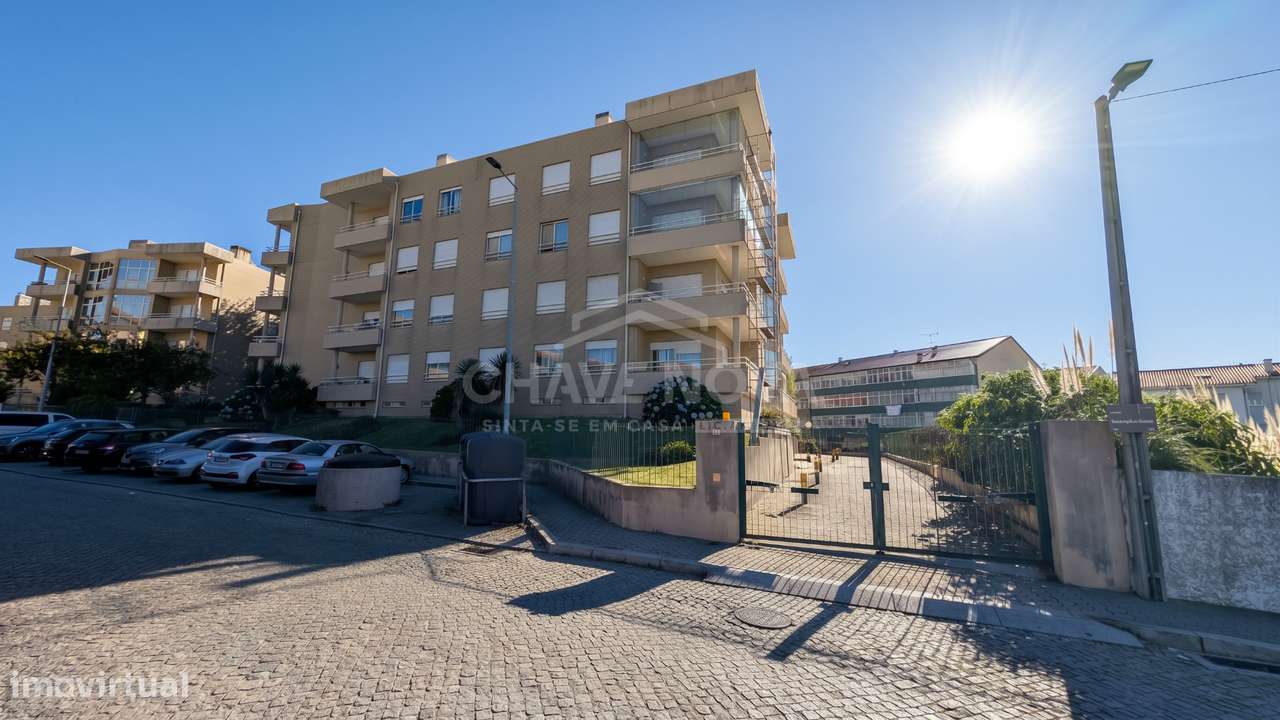 T1+1 Renovado c/ Terraço (70m2) e Lugar de Garagem em Valadares-11