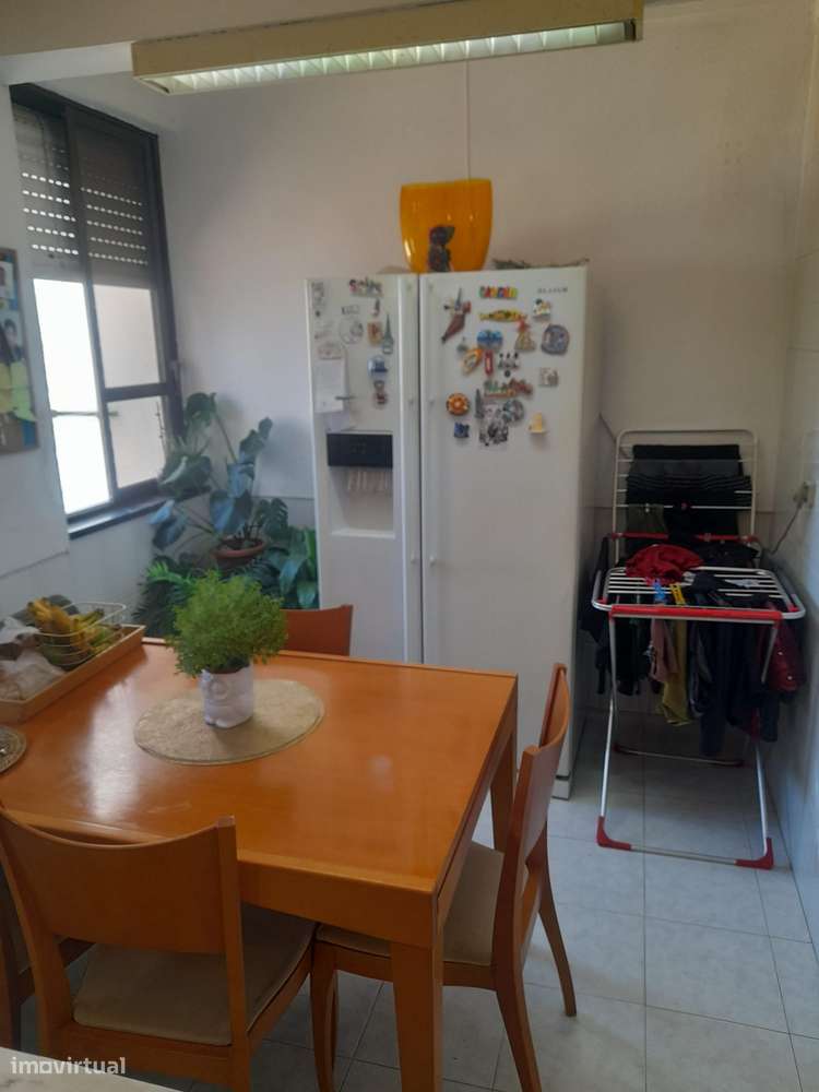 T3 com varanda, ar condicionado e cozinha separada-16