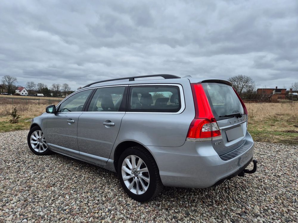 Volvo V70 III D4 Momentum 2015