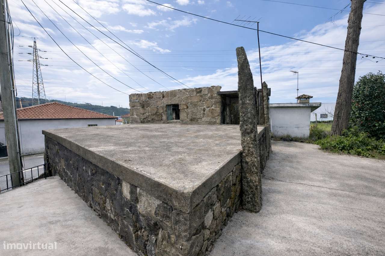 Moradia para Restaurar T3 Venda em Gondar,Guimarães - Grande imagem: 4/6