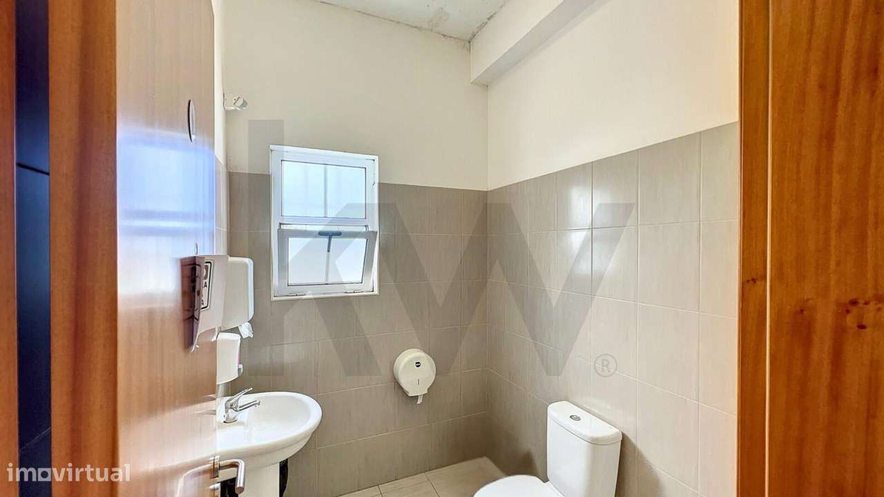 Edifício Comercial com Vista para o Atlântico e Potencial de Expansão - Grande imagem: 5/19