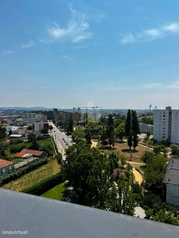 T3 de Prestígio na Maia – Vista Panorâmica, 2 Frentes (Sul/Poente) e G-32