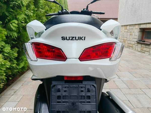 Suzuki Burgman - 4