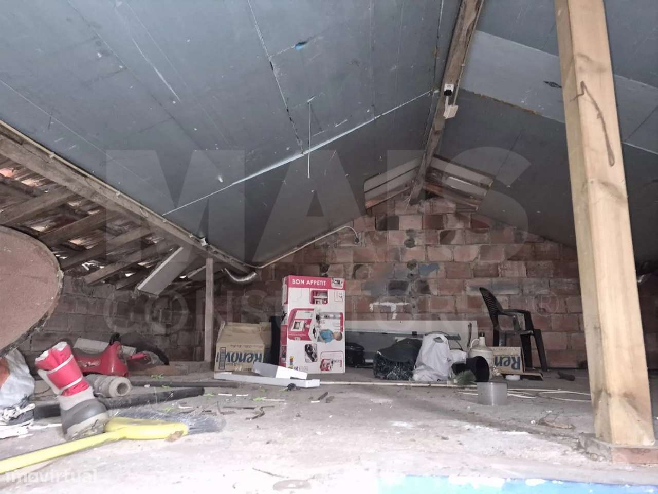 Oportunidade de Investimento em Vialonga – Moradia T2 para Remodelação - Grande imagem: 2/12