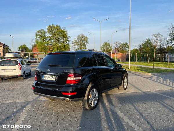 Mercedes-Benz ML 300 CDI BlueEff 4-Matic - 4