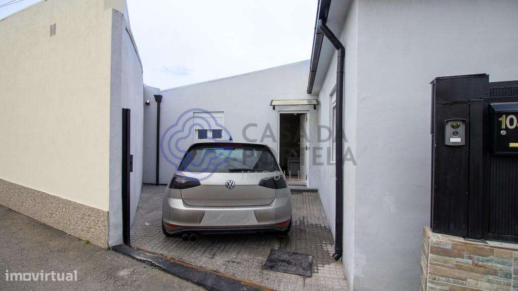 Moradia Térrea em  Pedroso com Garagem e Churrasqueira-18