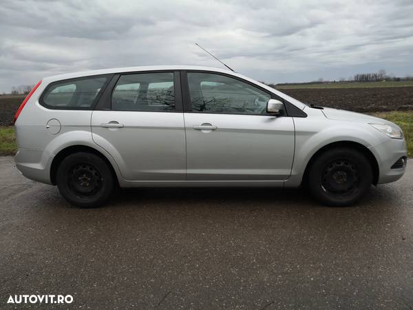 Ford Focus Turnier 1.6 TDCi DPF Ghia - 8