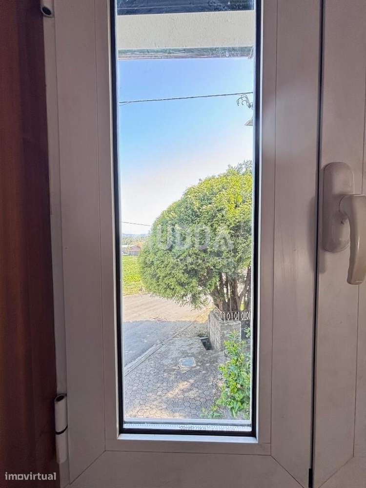 Moradia de 2 Pisos – Excelente Oportunidade em Romariz, Santa Maria da-10