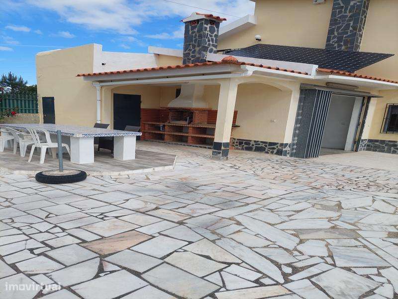 Excelente Quintinha em Lote de 1960 m2, com construção de 300 m2-10