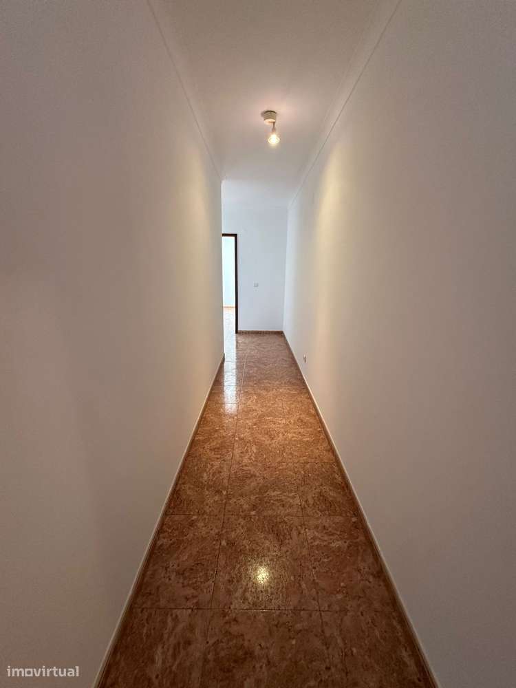 Apartamento T3 com Parqueamento Centro de Benavente-18