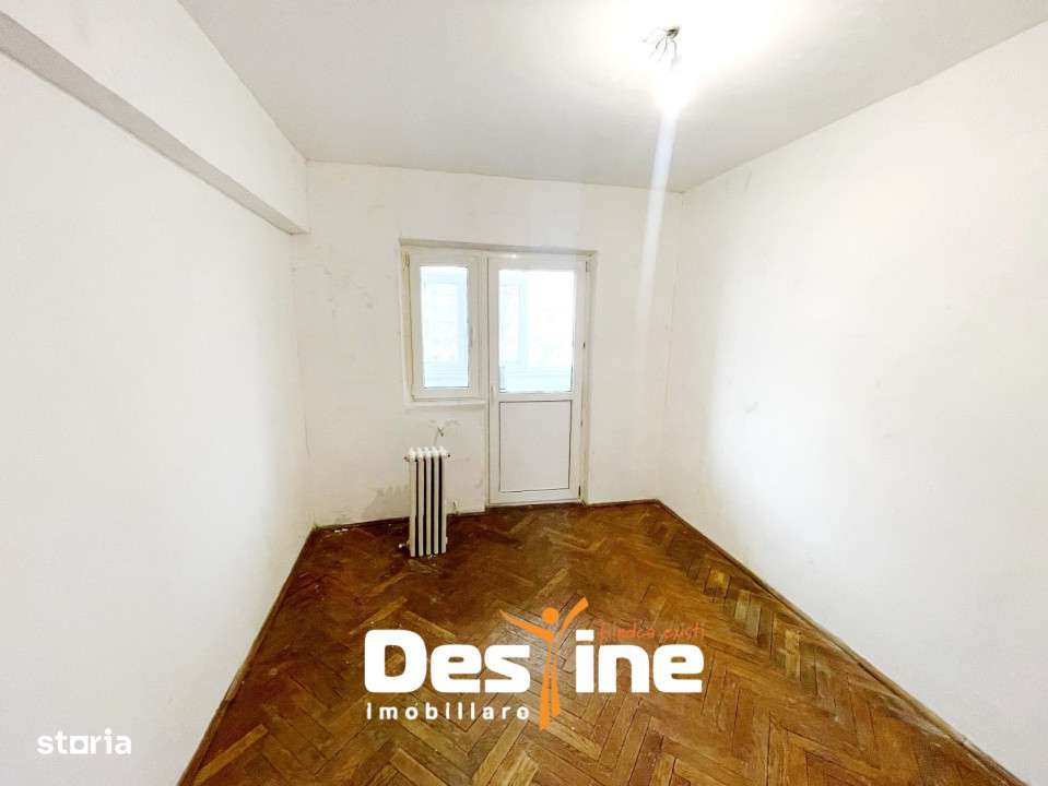 Apartament 4 camere, decomandat, Galata, 152.900 euro - Imagine principală: 1/7