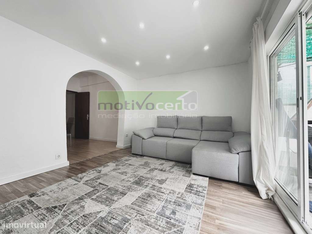 T1 em Queluz, Sintra. Com Terraço e Perto da Estação da CP - Grande imagem: 5/18