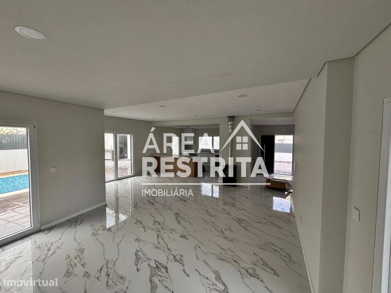 Moradia, 265 m², Azeitão (São Lourenço e São Simão) - Grande imagem: 2/26