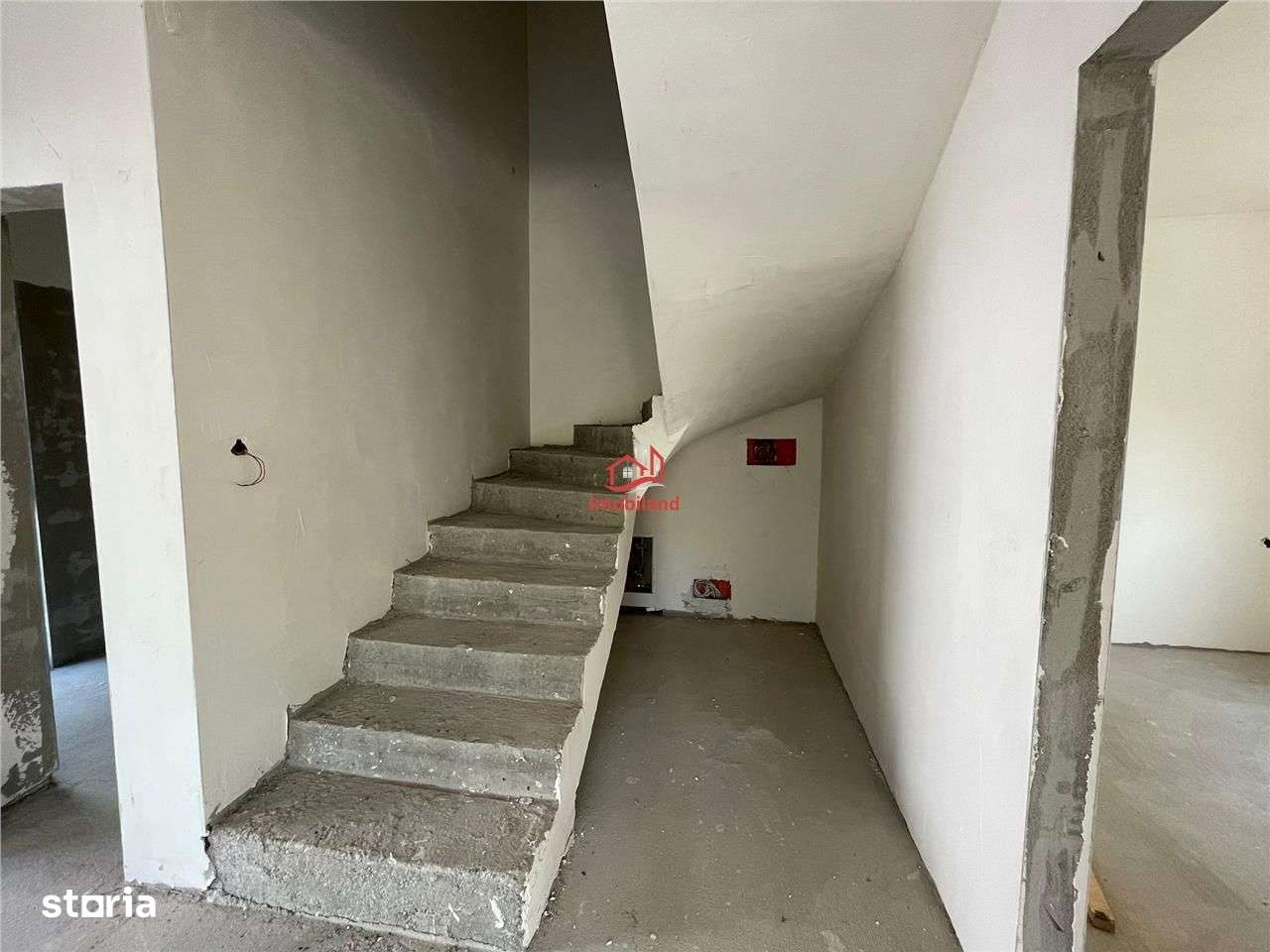 Casa tip duplex pe Valea Chintaului, cu gradina si  parcare-8