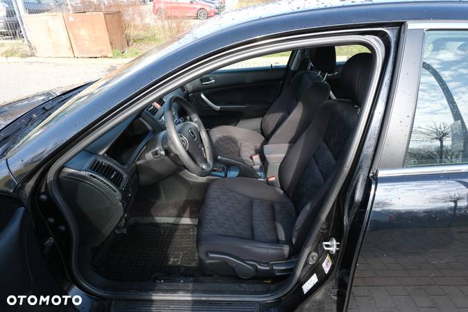 Honda Accord 2.0 Comfort - 9