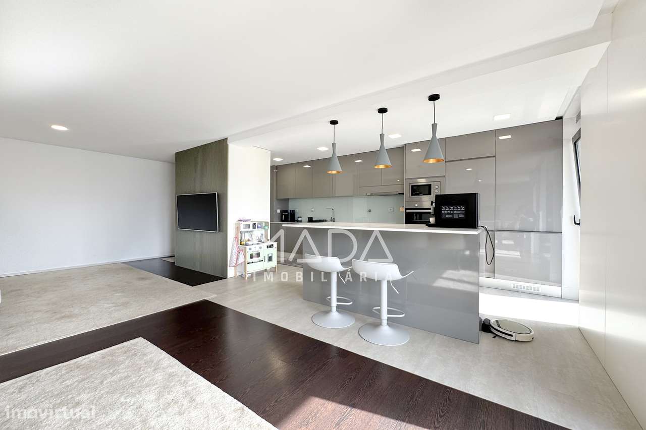 Apart. de luxo T3 (último piso) c/vistas p/Castelo de Guimarães-6