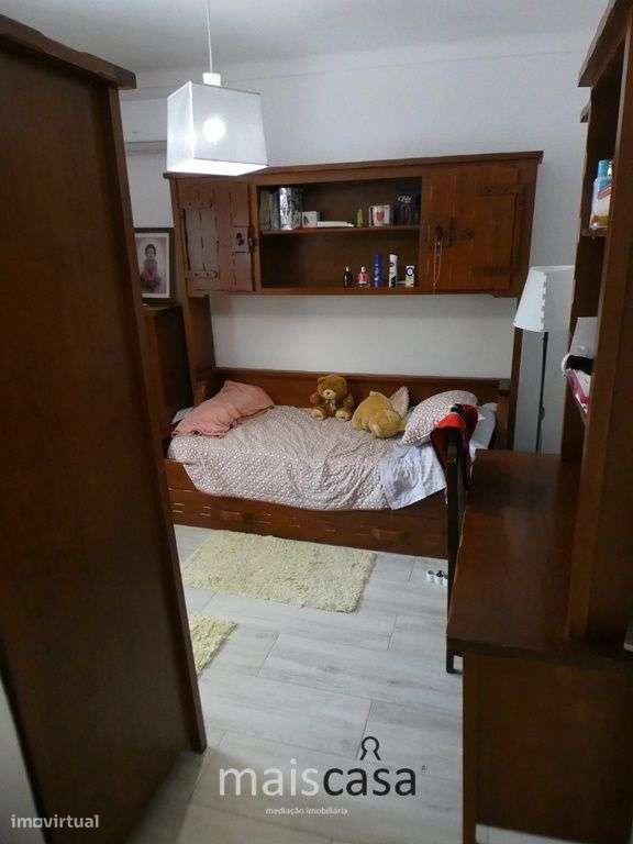 Moradia T3 com Tanque, Terreno e Linha de Água-12