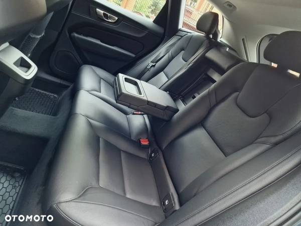 Volvo XC 60 D4 AWD Momentum - 11