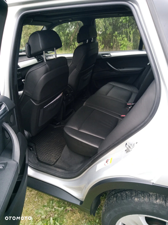 BMW X5 4.8i xDrive - 16