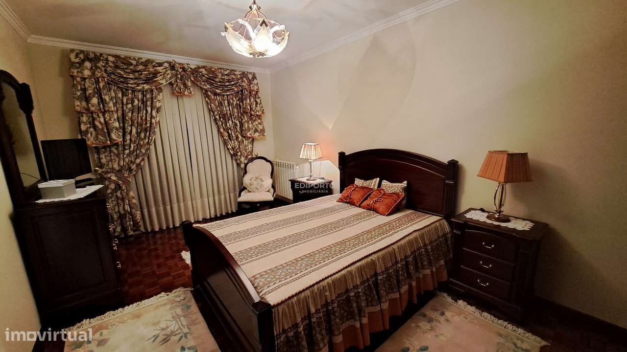 Moradia T6 Exclusiva com terreno de cerca 4.000 m² e Piscina Privada e-28