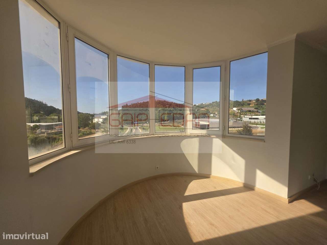Apartamento T1 com 74 m2 totalmente restaurado Multiusos Alcobaça-9
