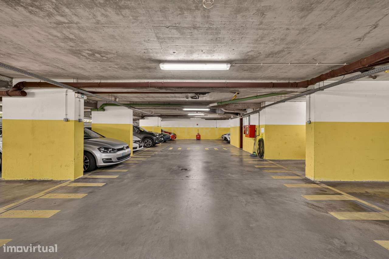 Apartamento T3 com parqueamento privativo (Monte da Caparica)-25