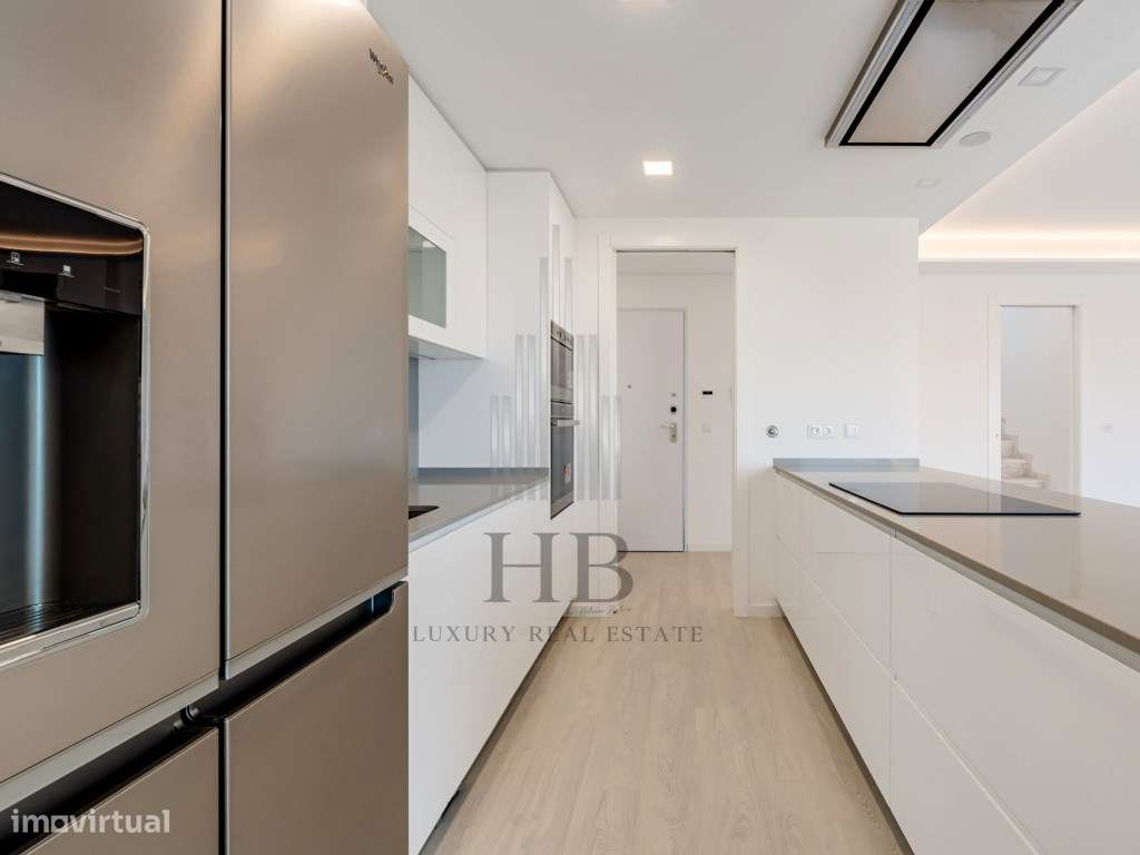 Apartamento T2 com Rooftop Privado, Piscina e Vista Panorâmica-15