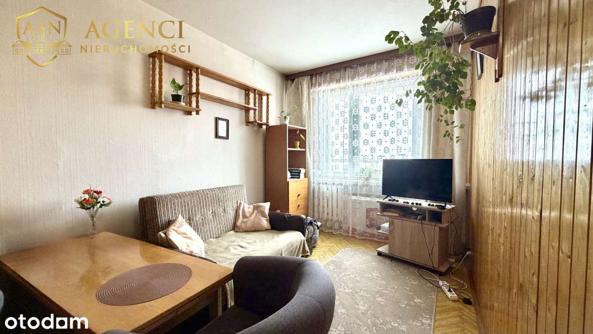 ** Do remontu * 4 pokoje * 2 piętro **-0