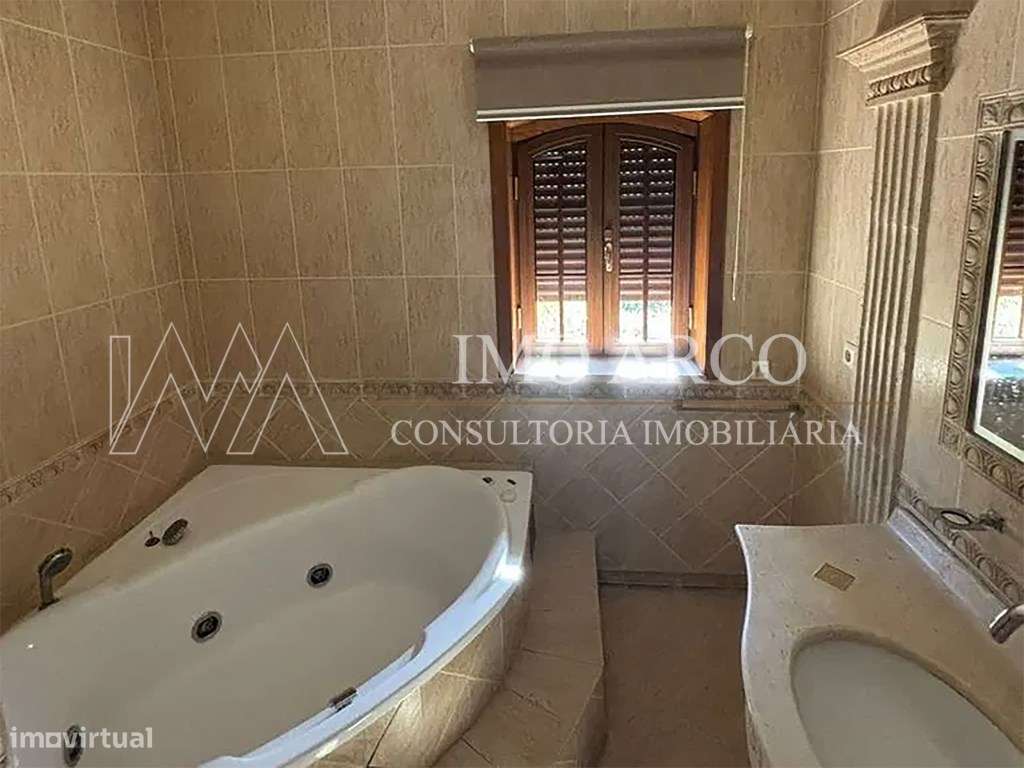 Quinta, com Moradia, Piscina e Adega-19