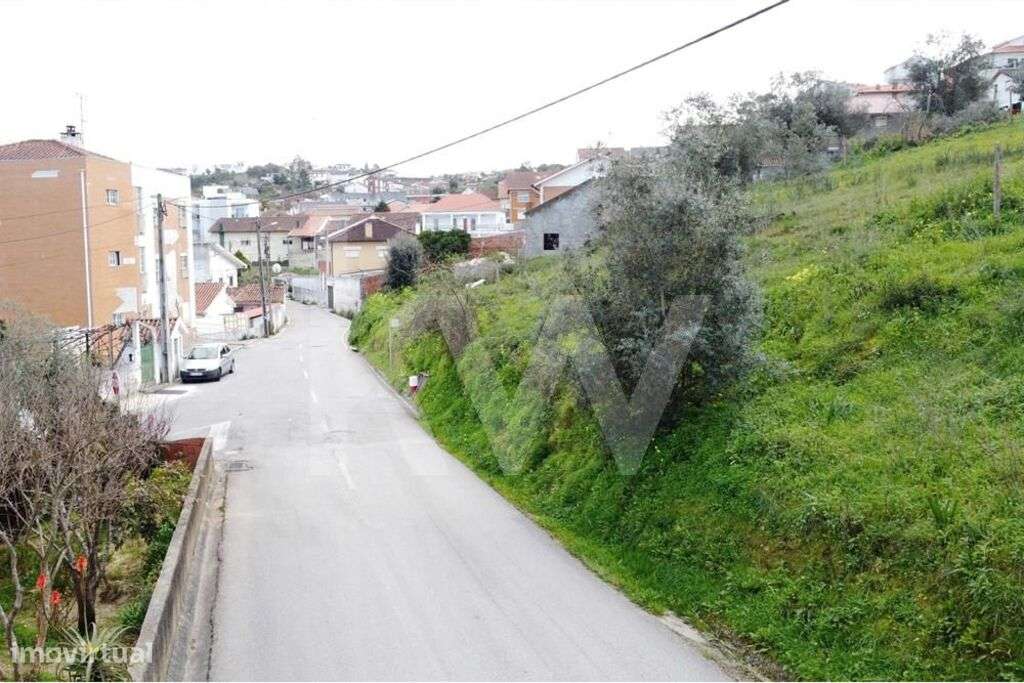 Terreno urbano com 650m2 e viabilidade de construção no centro de Sant - Grande imagem: 4/7
