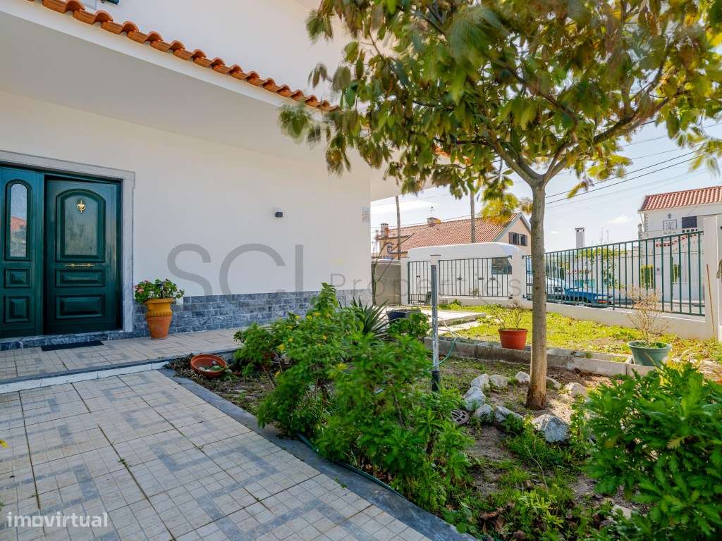 Moradia T5 Independente com Garagem em Fernão Ferro-39