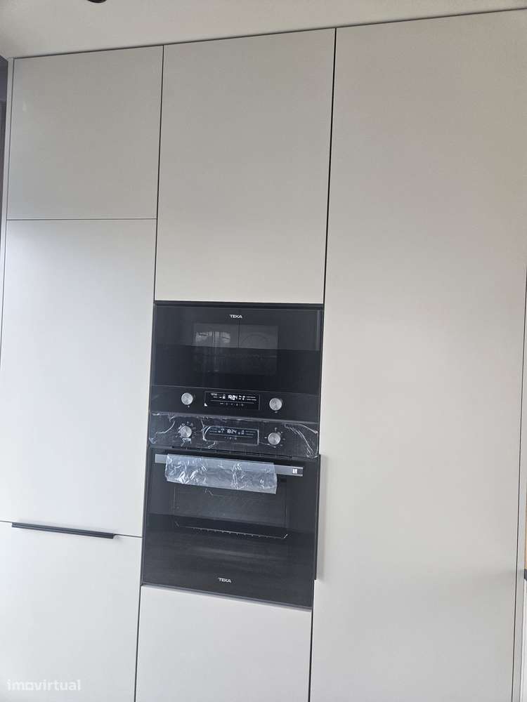 Moradia T4 com Piscina e Jardim-18