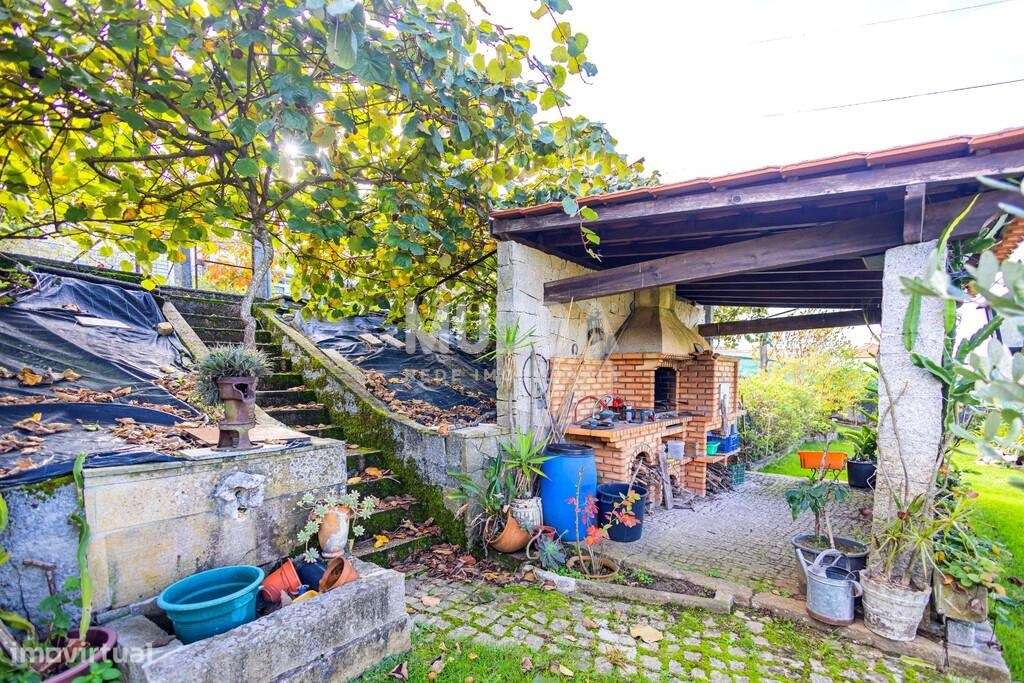 Moradia T4+ com Jardim e Pomar em Escapães, Santa Maria da Feira-37