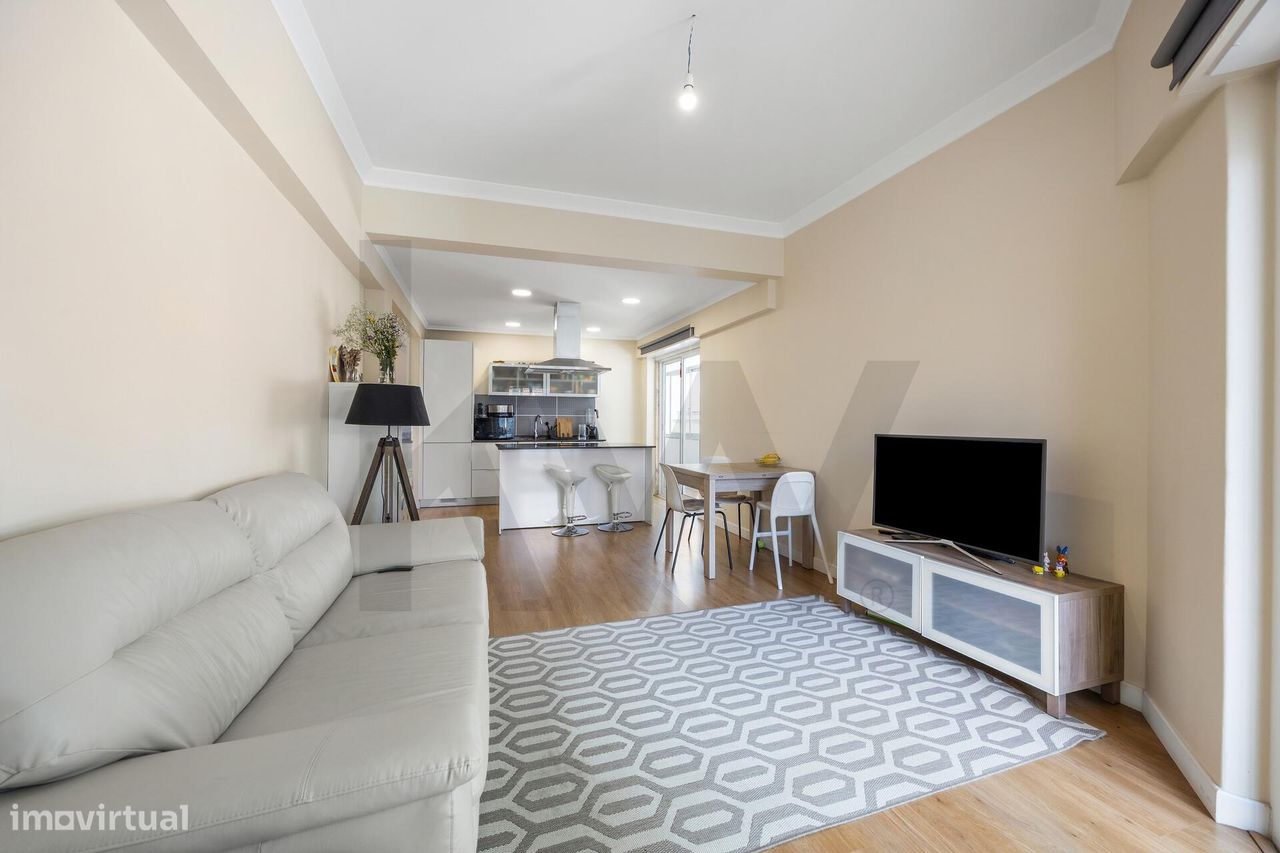 Apartamento T2 Remodelado na Calçada dos Barbadinhos, Lisboa - Grande imagem: 1/25