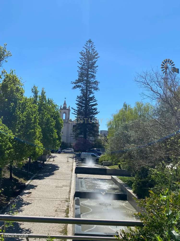 O Refúgio Perfeito em Telheiras – Luz, Conforto e Vista Desafogada-56