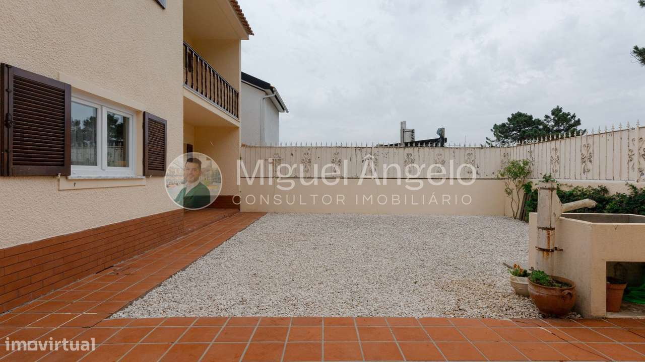 Moradia T3 com jardim, garagem e excelente espaço exterior na Torreira-5