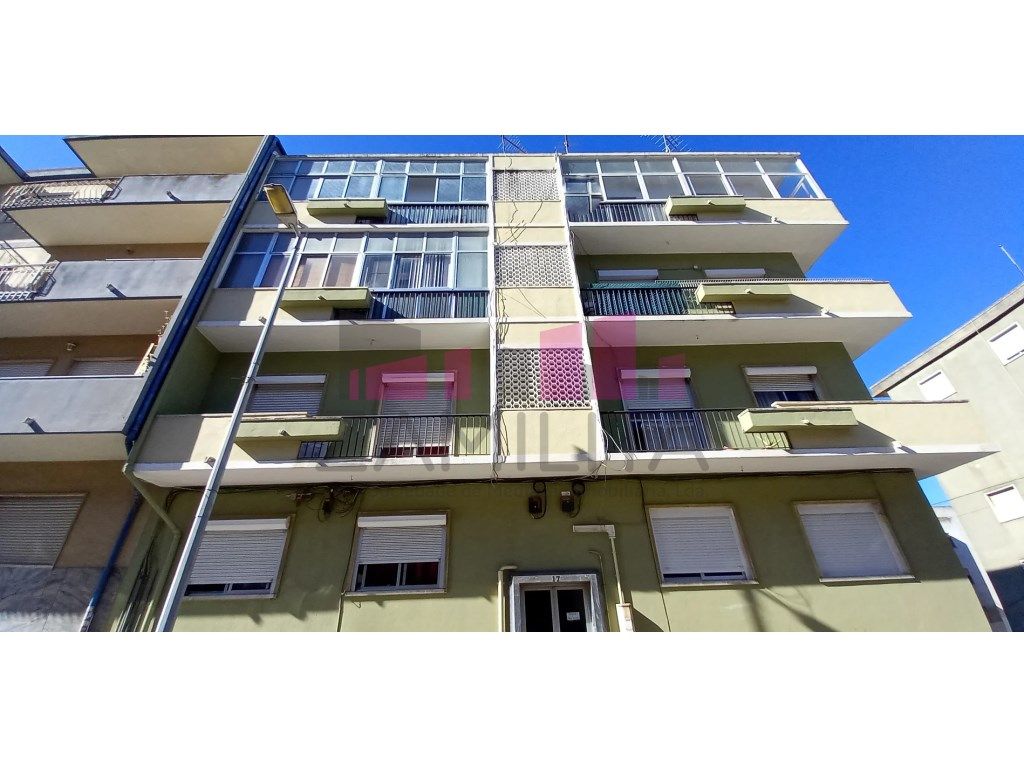 Apartamento T3 - Fogueteiro (Oferta da Escritura)