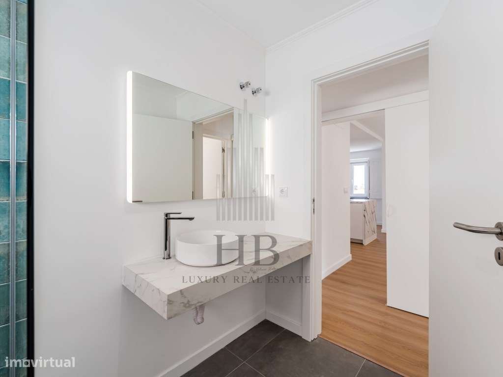 Andar de Moradia T2 + Anexo T1 Independente | Vista Mar e Serra | P...-32