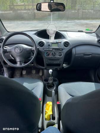 Toyota Yaris 1.0 Base - 5