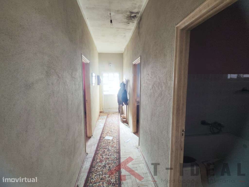 Conjunto de Moradias e Anexos com Vista de Mar-7