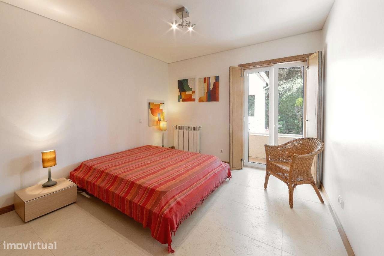 Vila T6 com piscina com área de terreno de 2895 m² na Praia d'el Rey-12