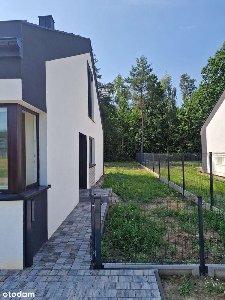 Nowoczesny Blizniak w Otulinie Lasu-5