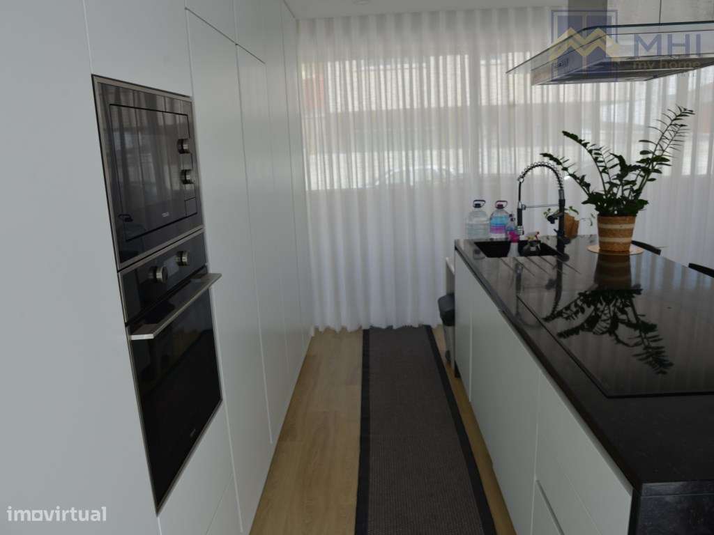 Excelente moradia Bifamiliar T3, a 100 metros da praia em Canidelo-19