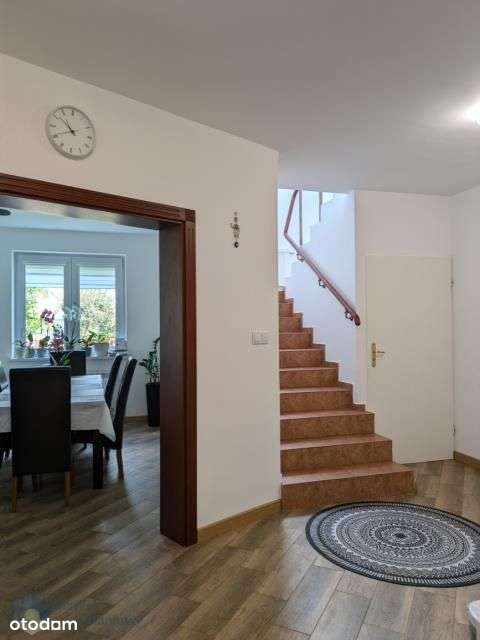 Atrakcyjny dom w bardzo dobrej lokalizacji - Pełny obrazek: 4/20