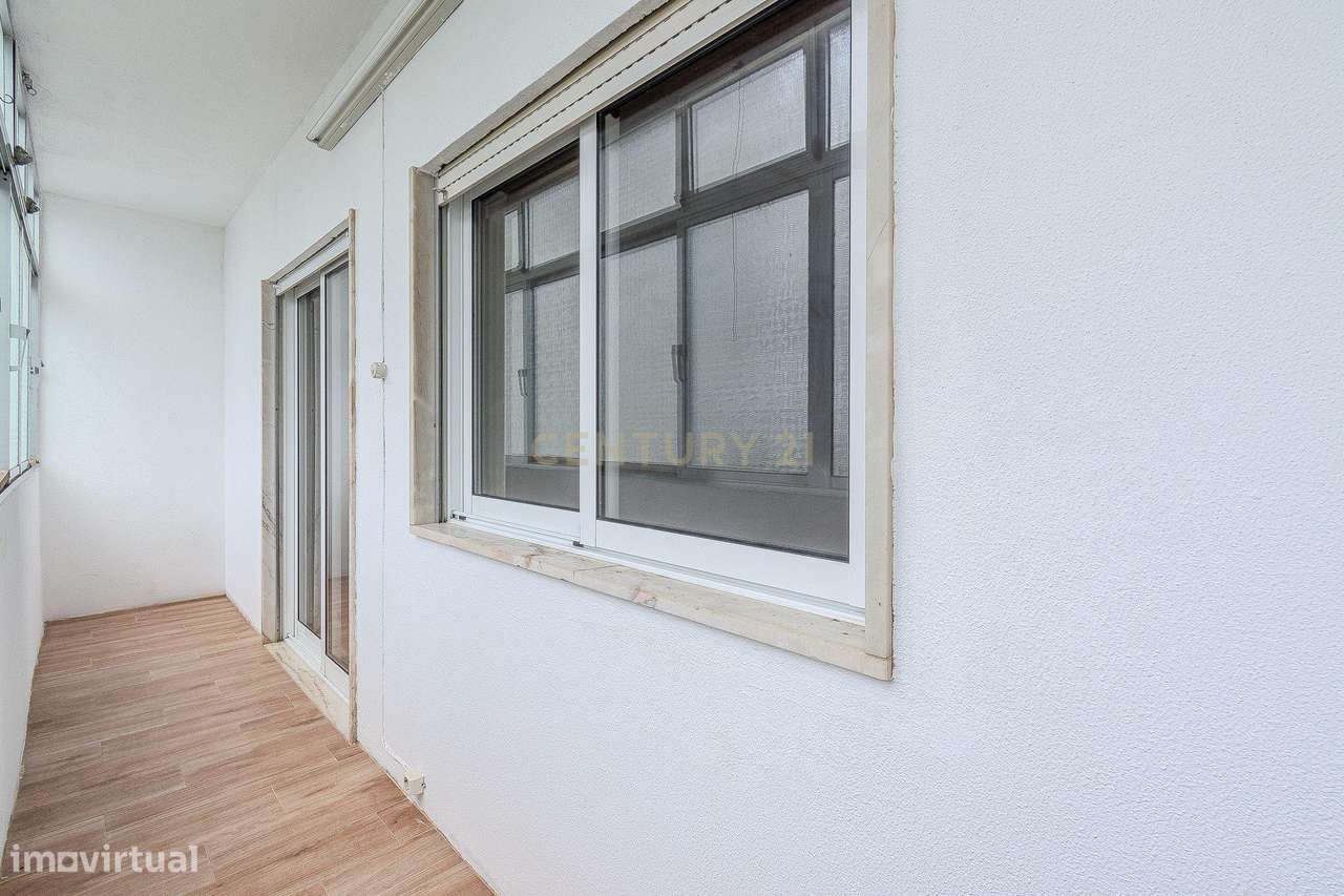 *Oportunidade: Apartamento T2 Remodelado na Baixa de Faro!*-29