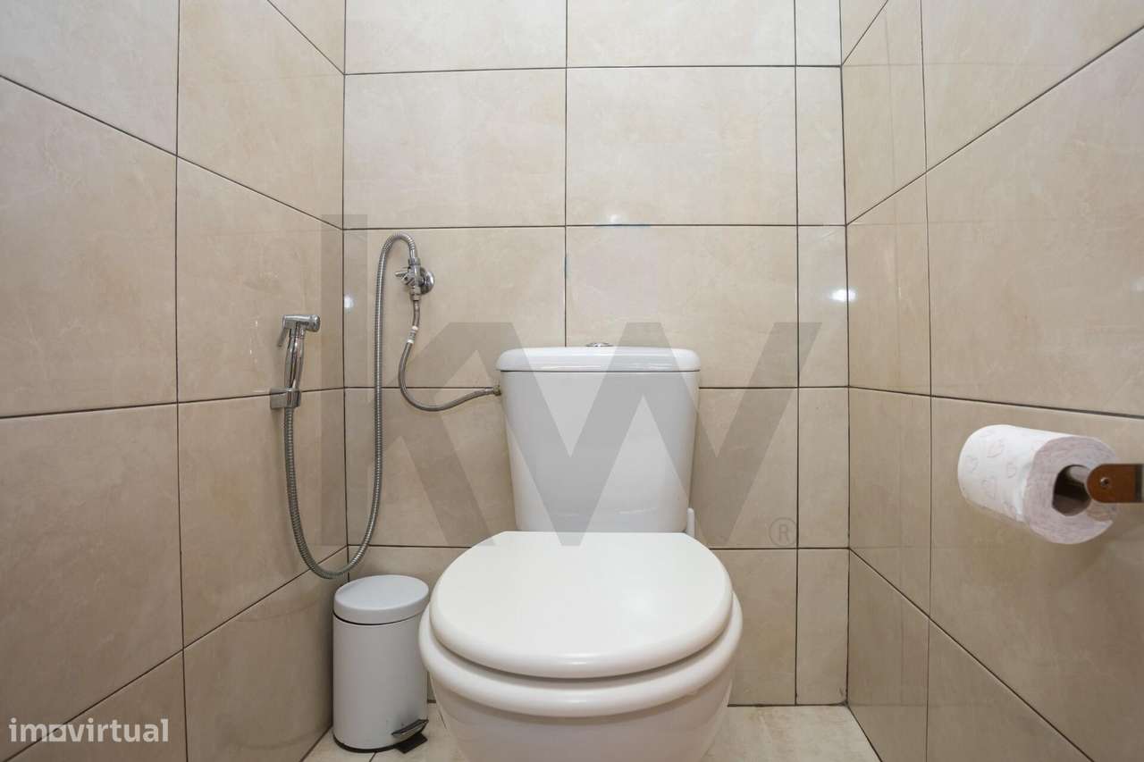 T3 Remodelado na Alcaniça, a Passos do Hospital e Universidades!-30